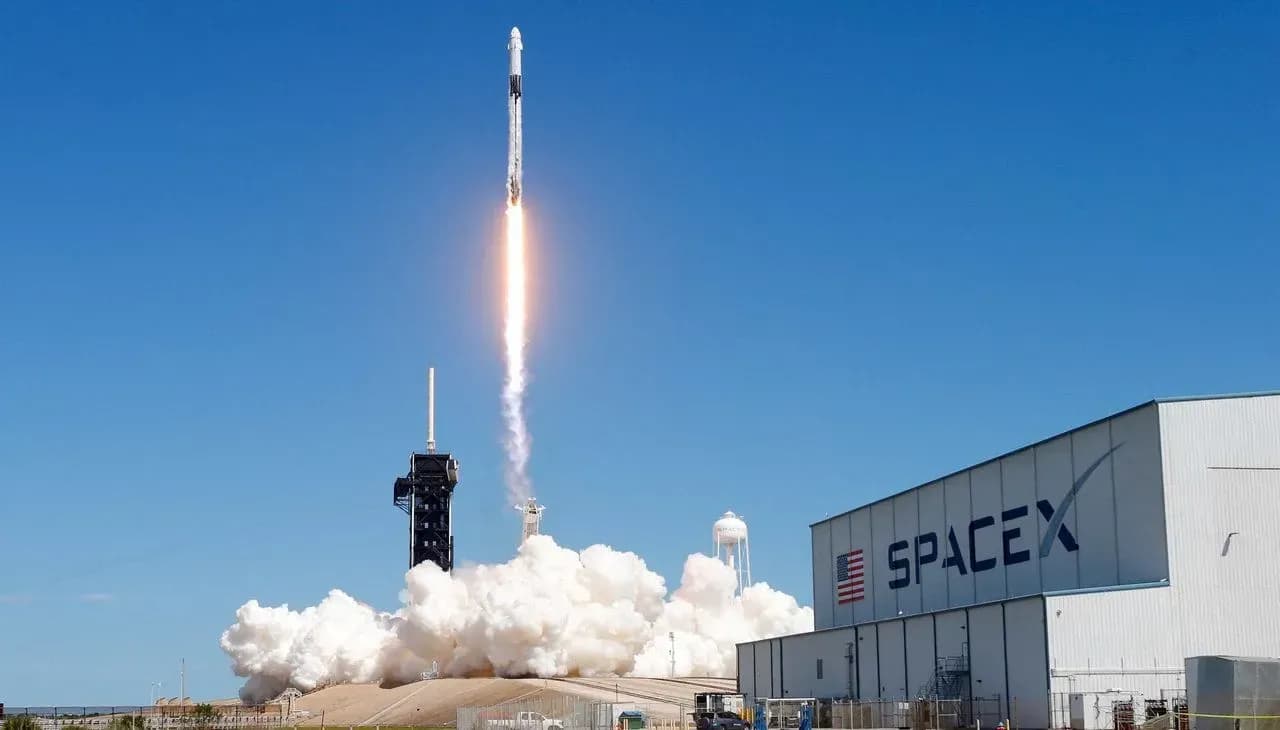 การปรับโครงสร้างยุทธศาสตร์เทคโนโลยีและการเงินของ SpaceX