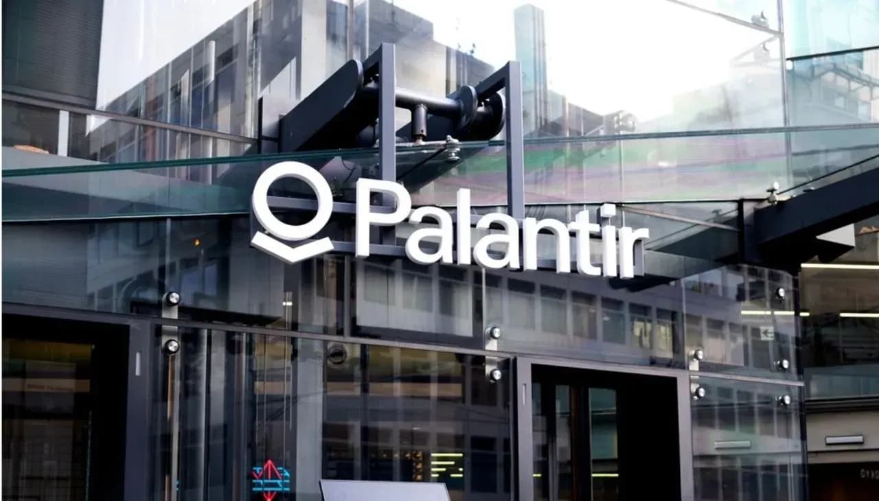 PLTR มีพัฒนาการเชิงบวกในทางธุรกิจพาณิชย์และภาครัฐฯ